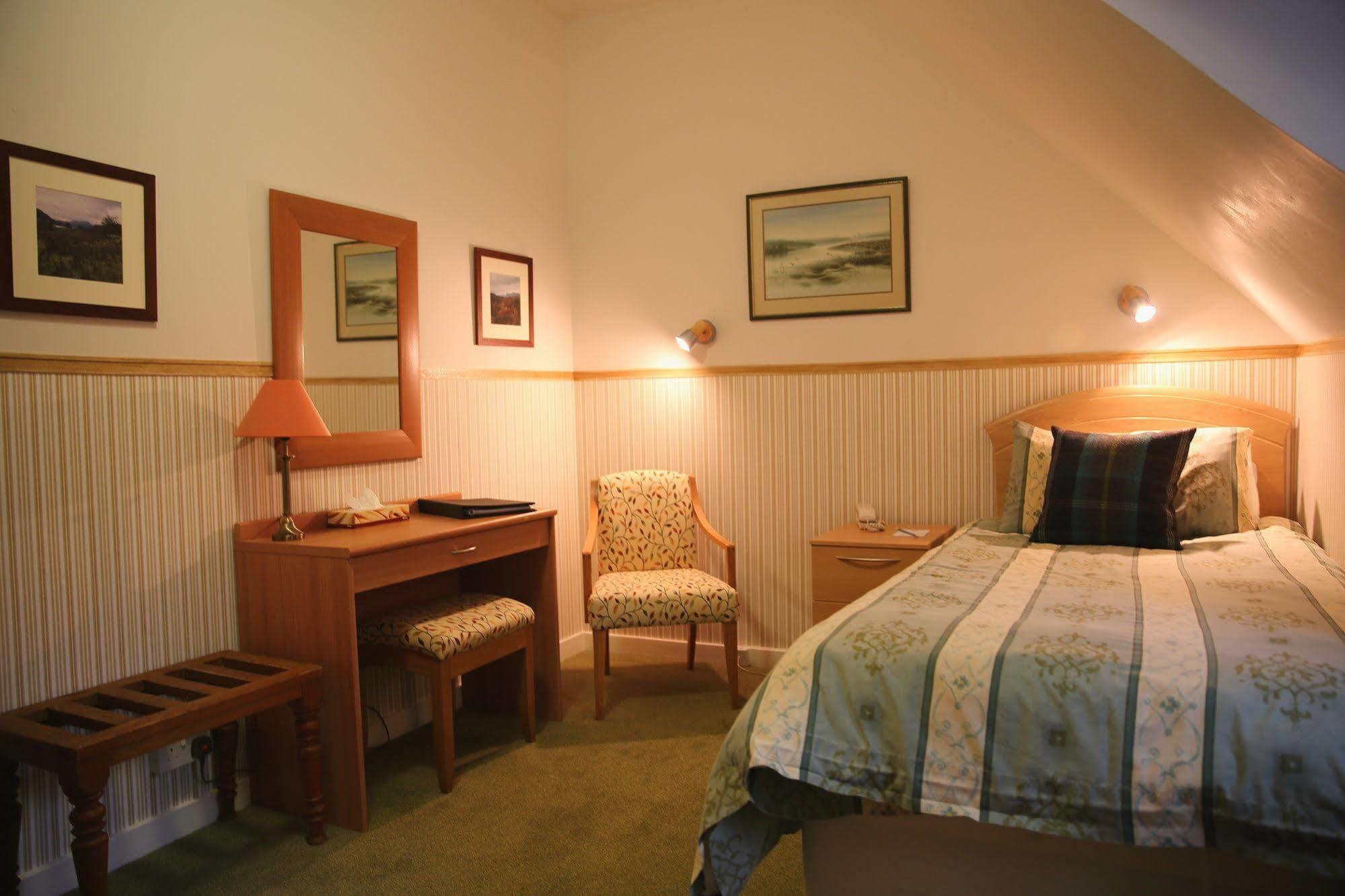 Stage House Bed & Breakfast Glenfinnan Kültér fotó